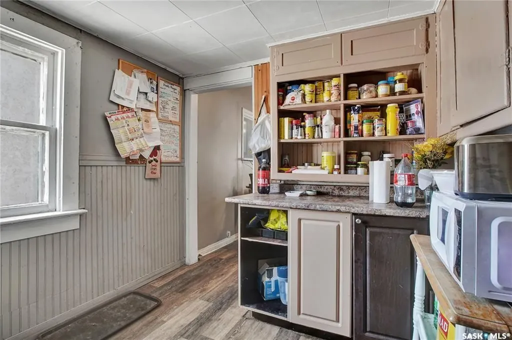206 K Avenue S Saskatoon SK S7M 2C8