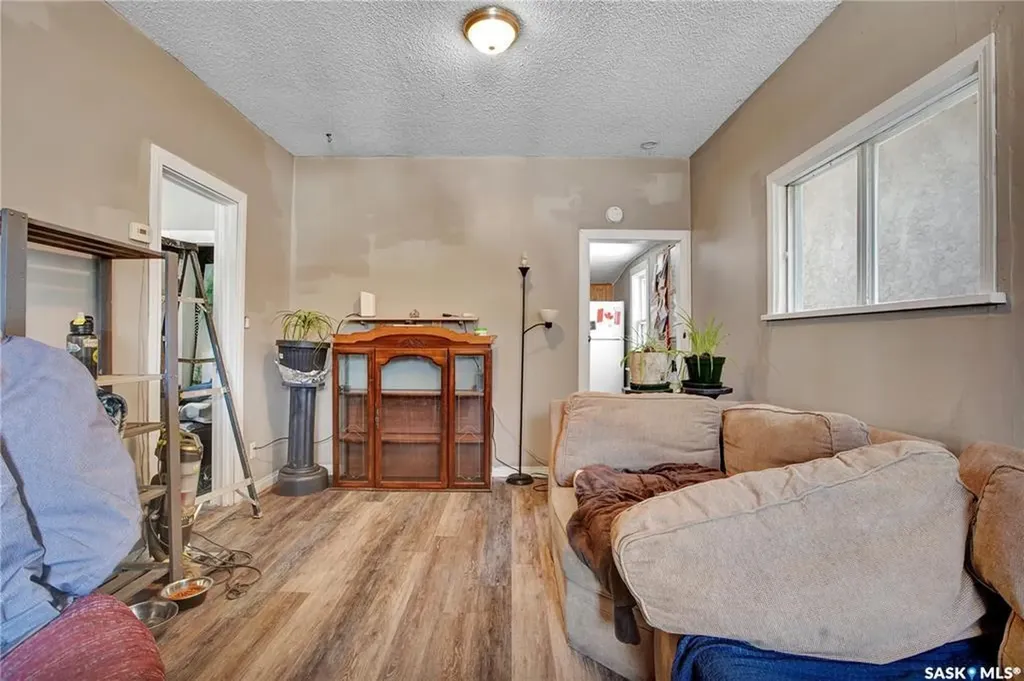 206 K Avenue S Saskatoon SK S7M 2C8