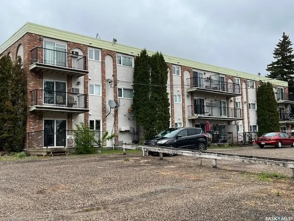 302 8th Avenue SW Biggar SK S0K 0M0
