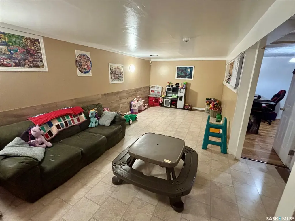 1 Davidson Crescent Saskatoon SK S7L 3Z9