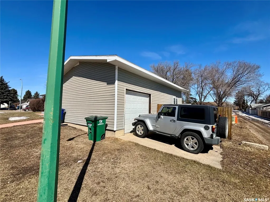 1 Davidson Crescent Saskatoon SK S7L 3Z9