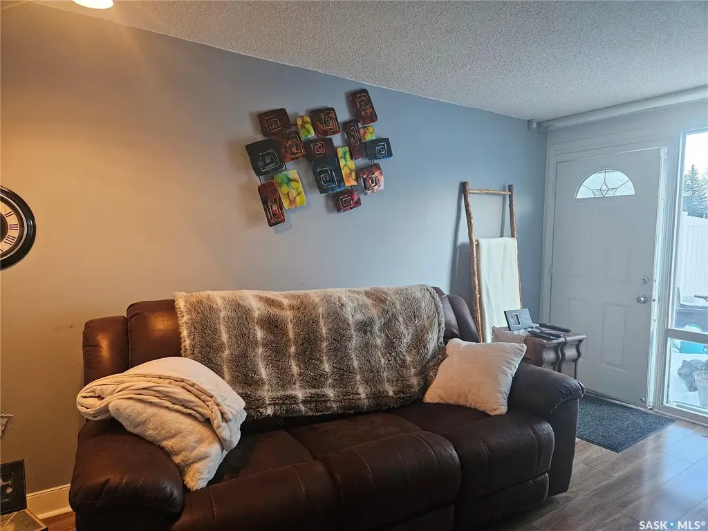 1292 Gordon Road Moose Jaw SK S6H 3E5