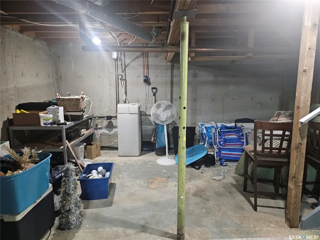 1292 Gordon Road Moose Jaw SK S6H 3E5