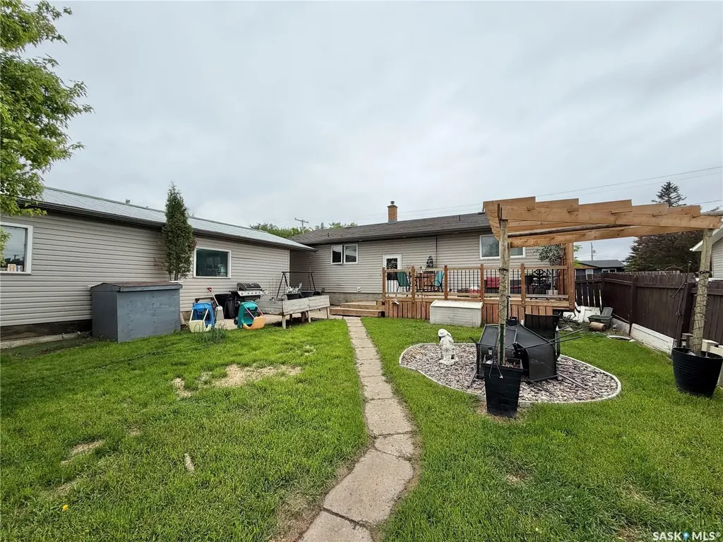 361 Fourth Avenue N Yorkton SK S3N 1B5