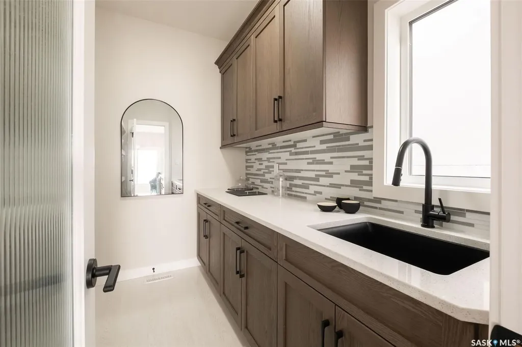 3748 Gee Crescent Regina SK S4V 3P1