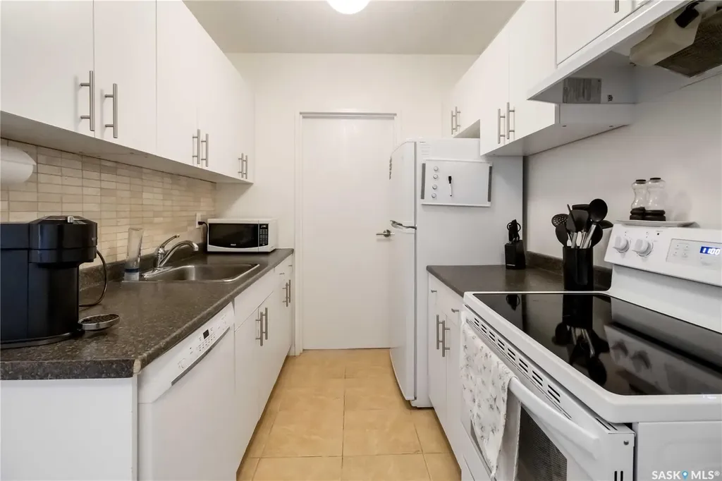 415 Tait Court Saskatoon SK S7H 5L3