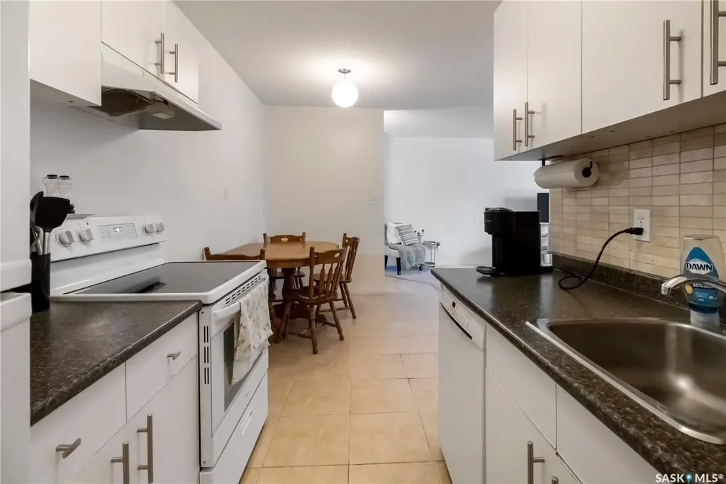 415 Tait Court Saskatoon SK S7H 5L3