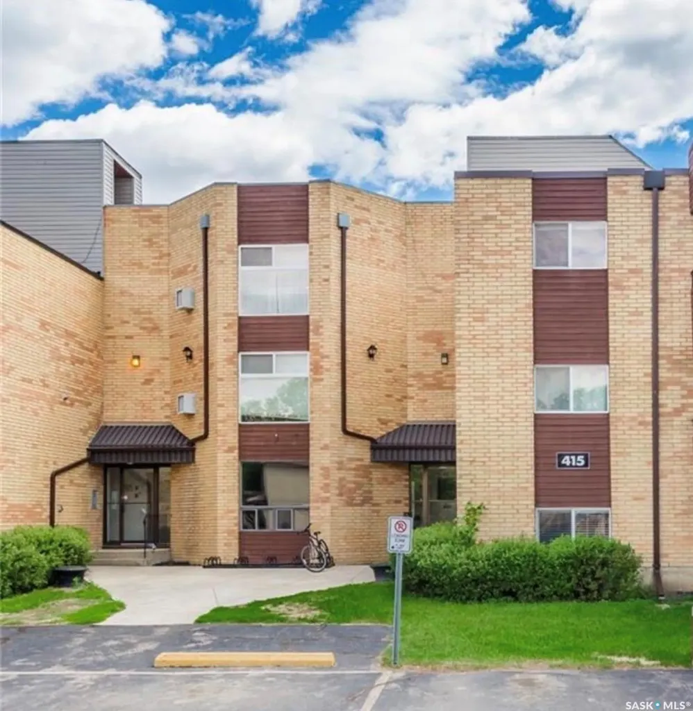 415 Tait Court Saskatoon SK S7H 5L3