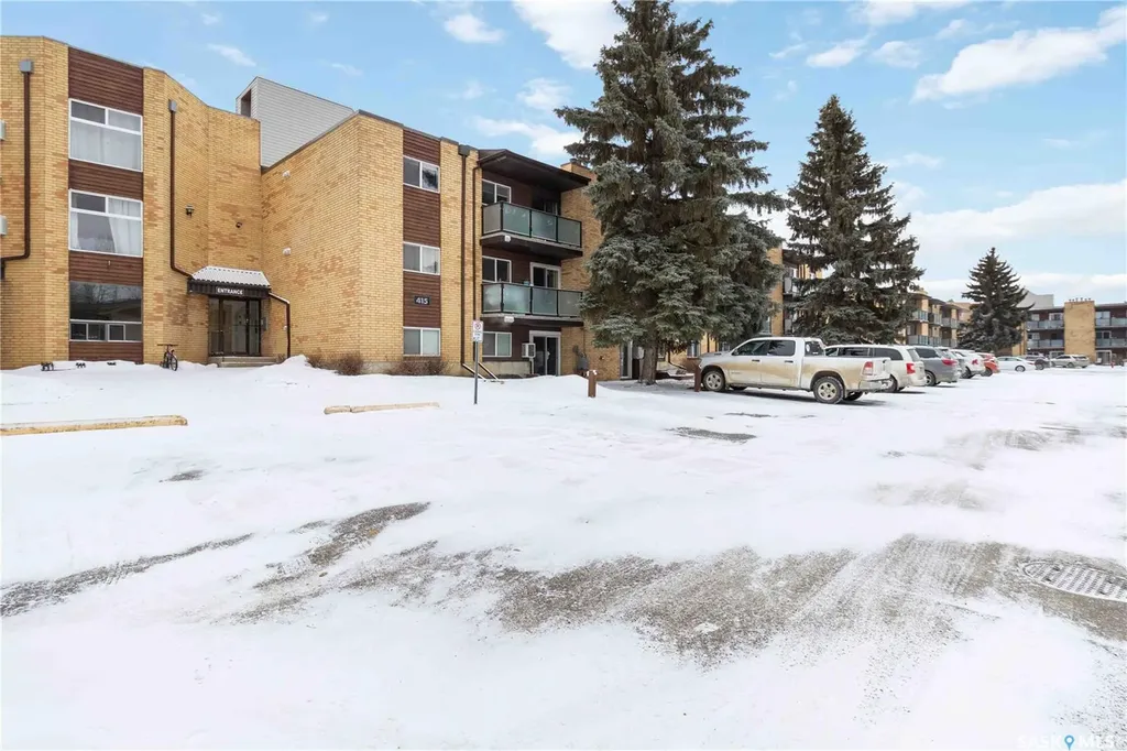 415 Tait Court Saskatoon SK S7H 5L3
