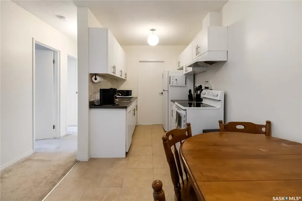 415 Tait Court Saskatoon SK S7H 5L3