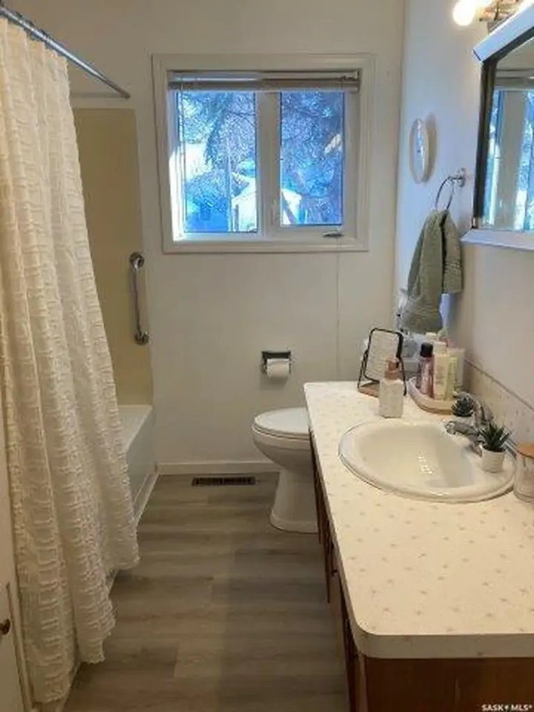 212 Fourth Street NE Ituna SK S0A 1N0