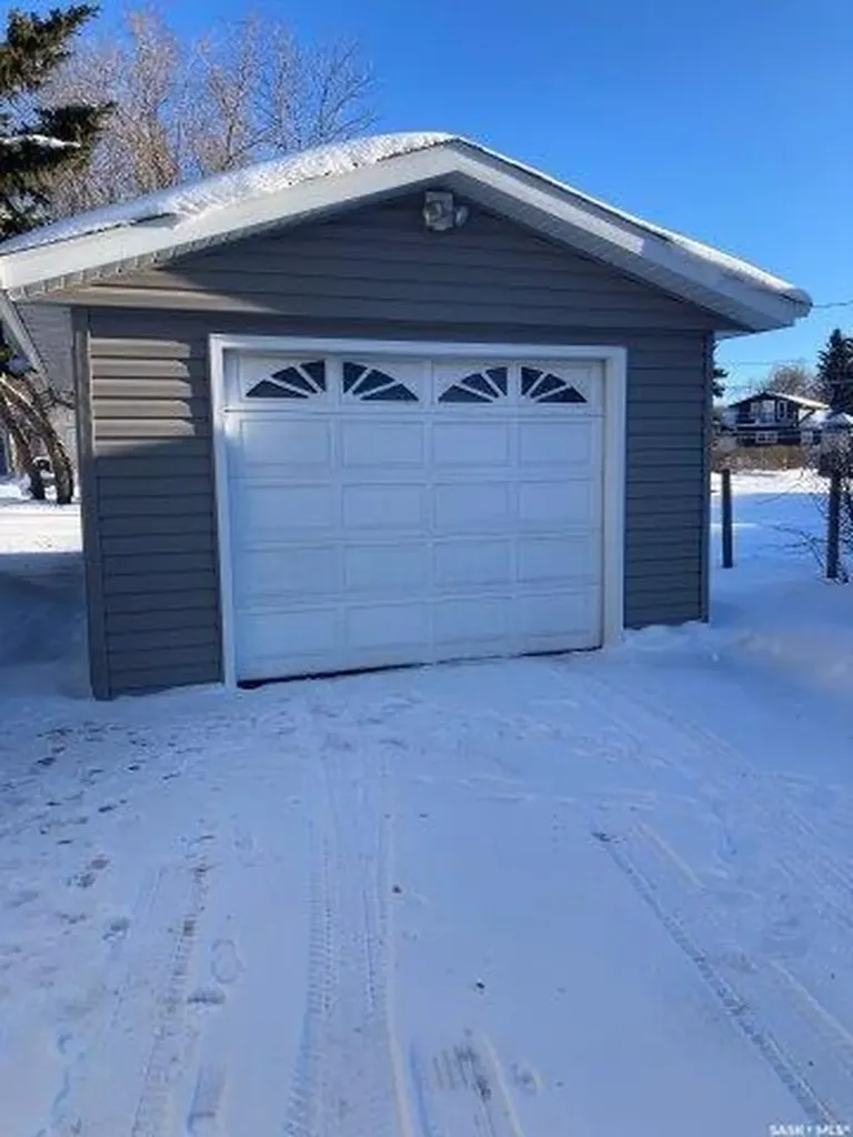 212 Fourth Street NE Ituna SK S0A 1N0