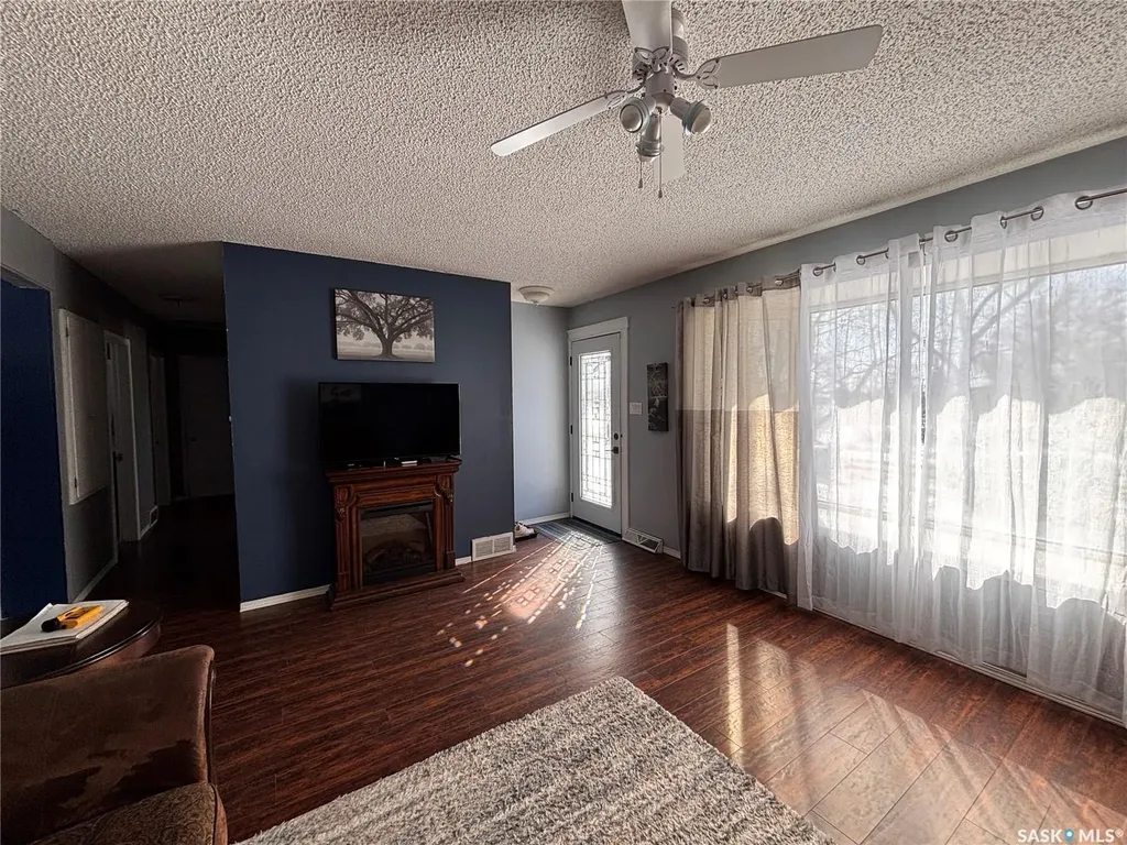 619 2nd Avenue N Alsask SK S0L 1A0