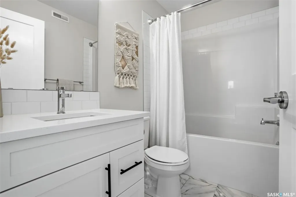 3050 Bellegarde Crescent Regina SK S4V 3W3