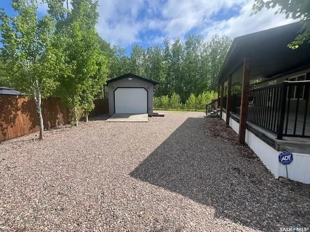 1207 Oak Avenue Beaver River Rm No. 622 SK S0M 1A0
