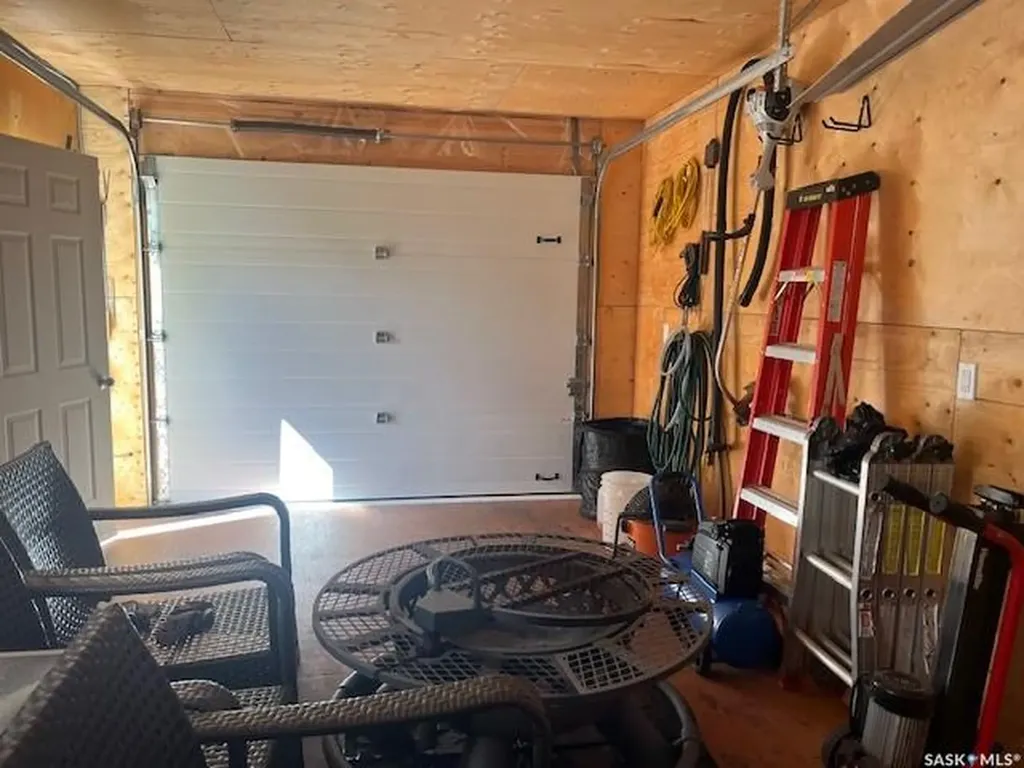 1207 Oak Avenue Beaver River Rm No. 622 SK S0M 1A0