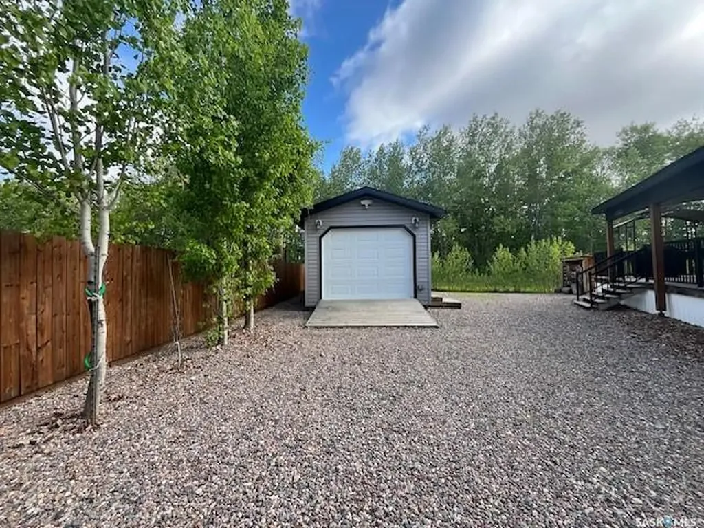 1207 Oak Avenue Beaver River Rm No. 622 SK S0M 1A0