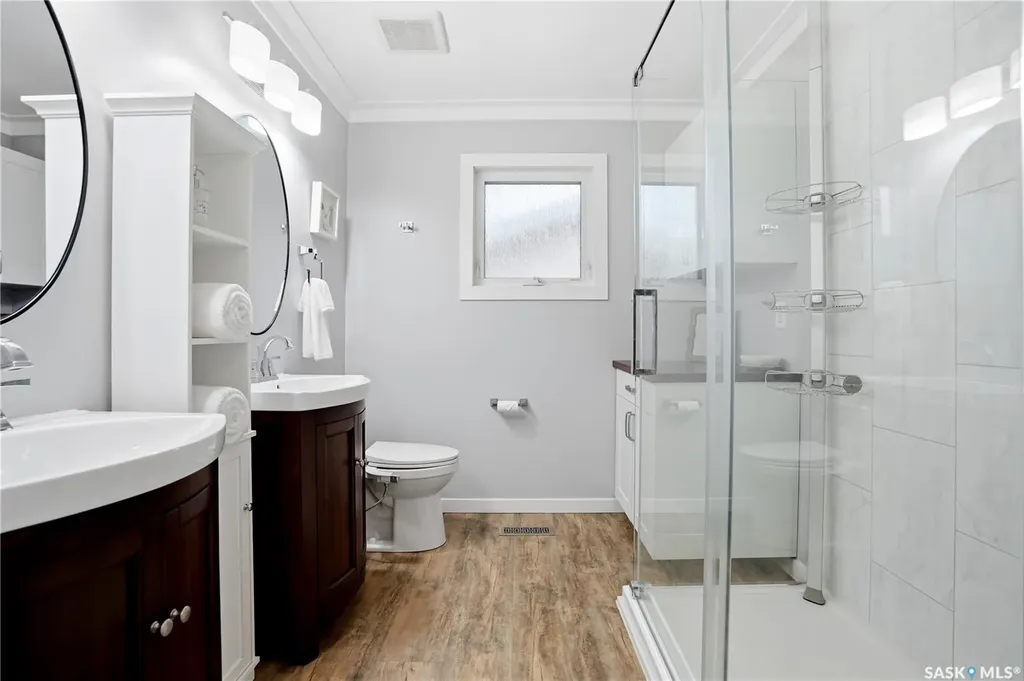1423 Fleet Street Regina SK S4N 5R6