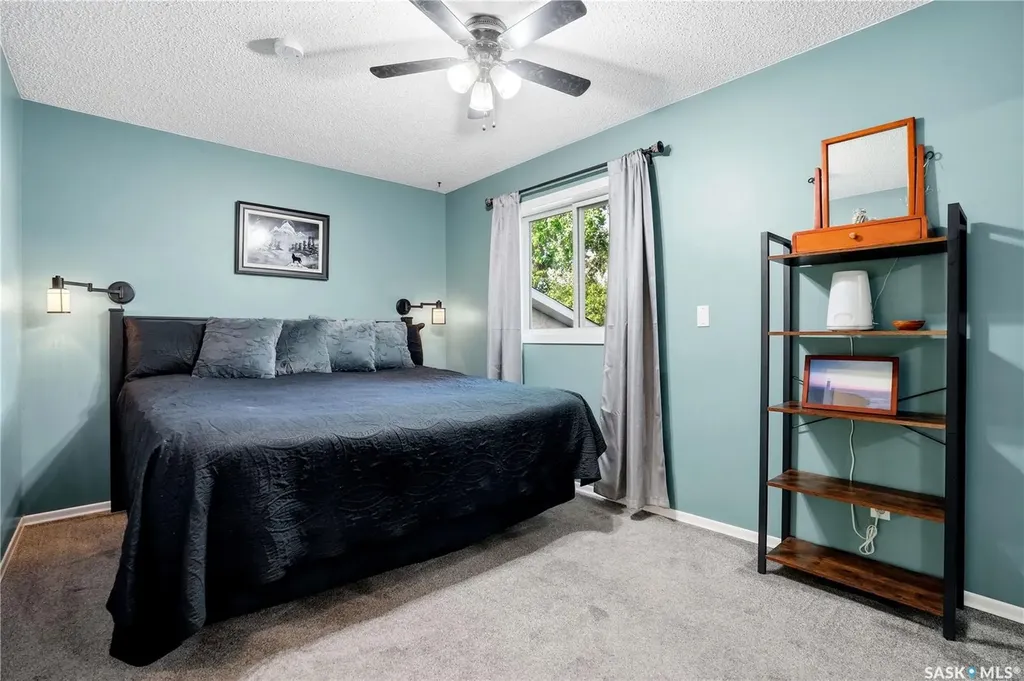 1423 Fleet Street Regina SK S4N 5R6