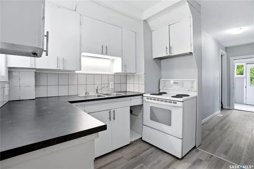 735 Wascana Street Regina SK S4T 4H6