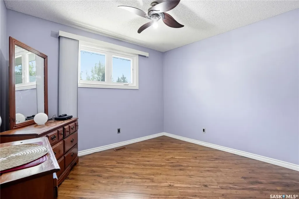 66 Nelles Street Regina SK S4X 1M4