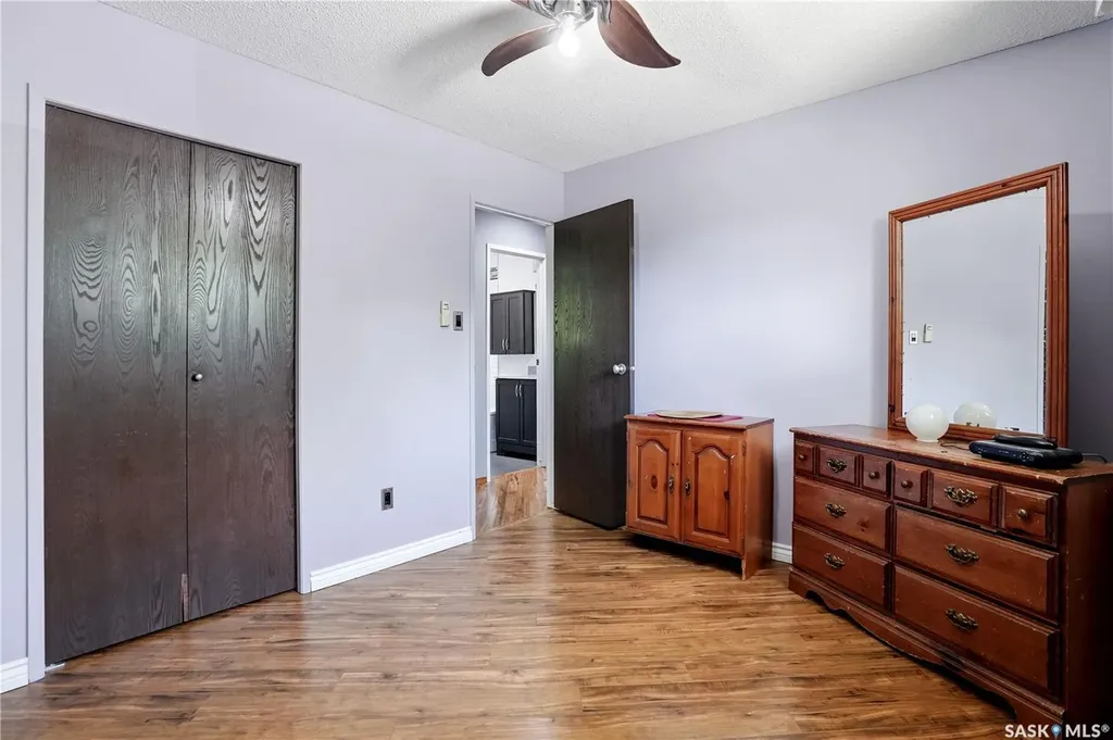 66 Nelles Street Regina SK S4X 1M4