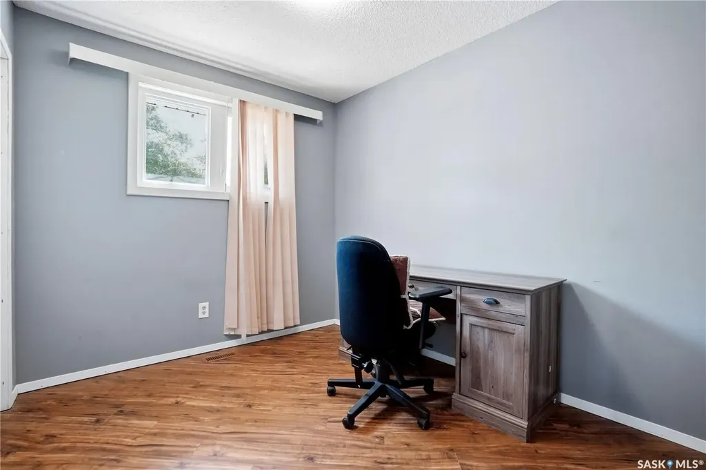 66 Nelles Street Regina SK S4X 1M4