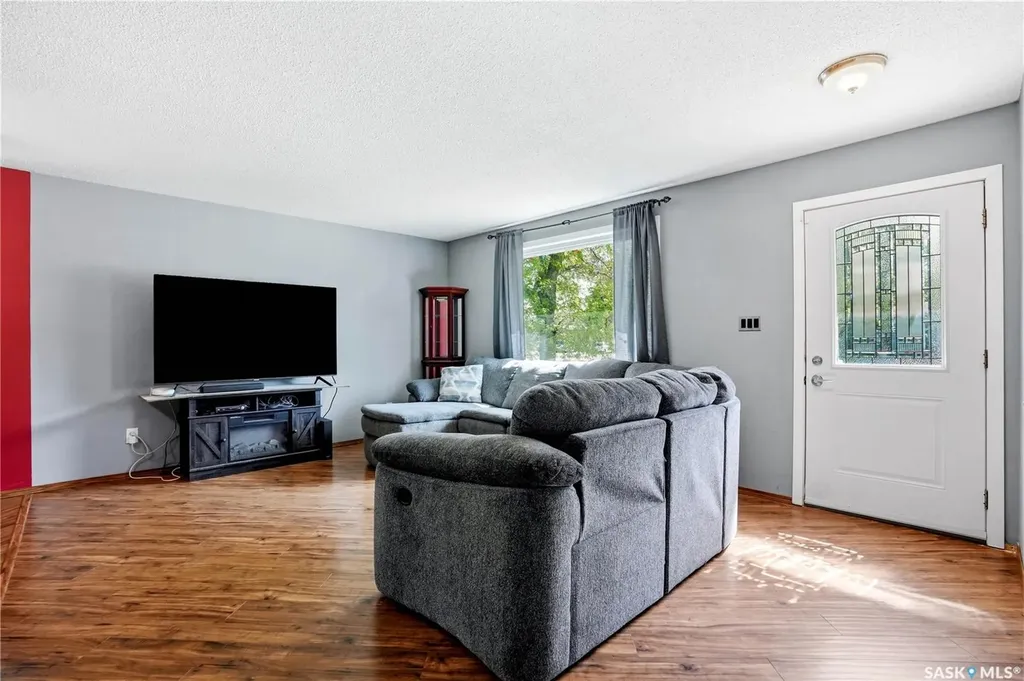 66 Nelles Street Regina SK S4X 1M4