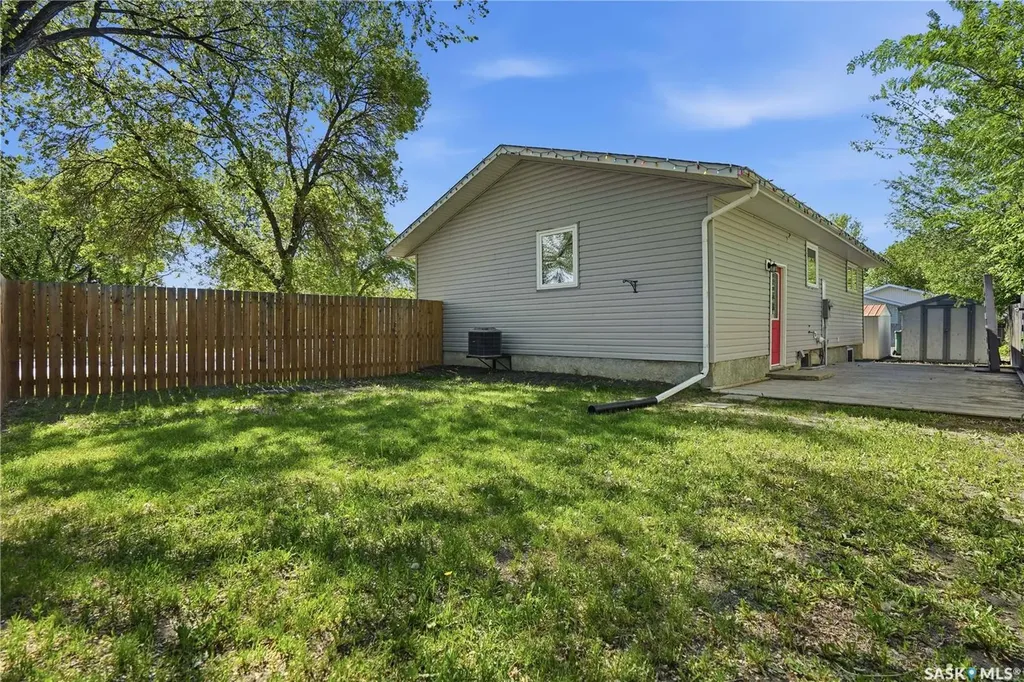 66 Nelles Street Regina SK S4X 1M4