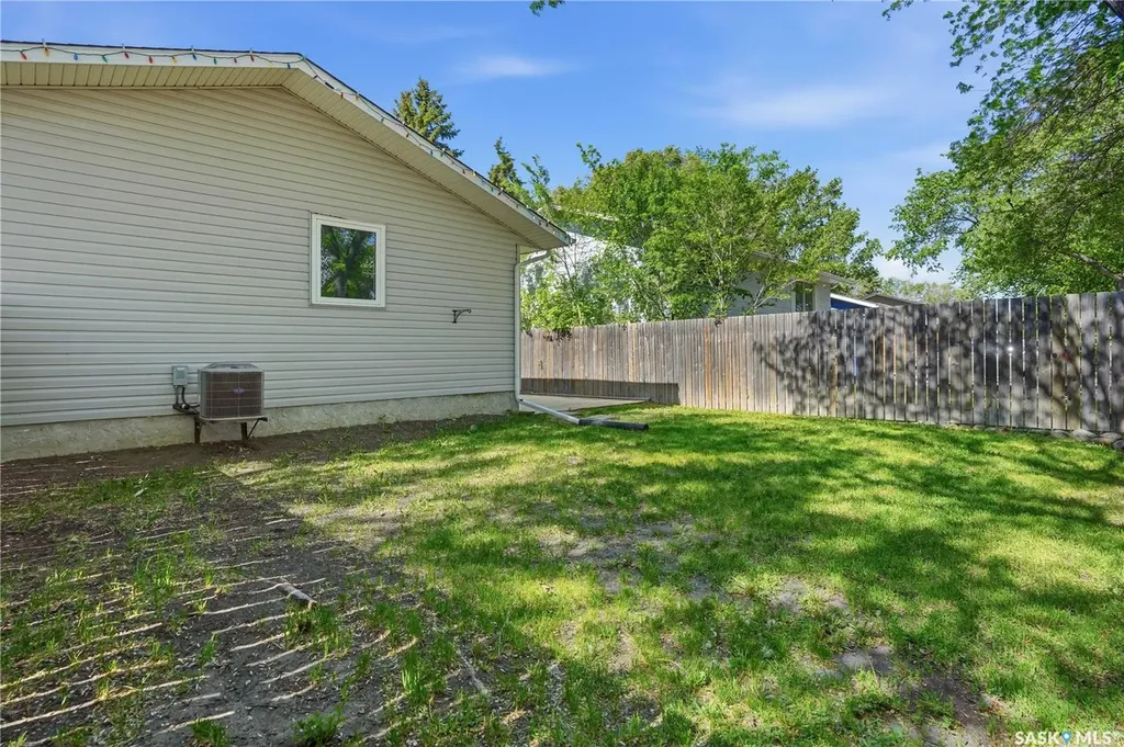 66 Nelles Street Regina SK S4X 1M4
