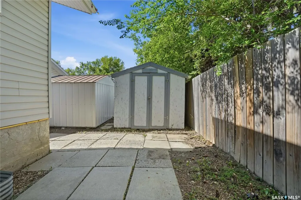 66 Nelles Street Regina SK S4X 1M4