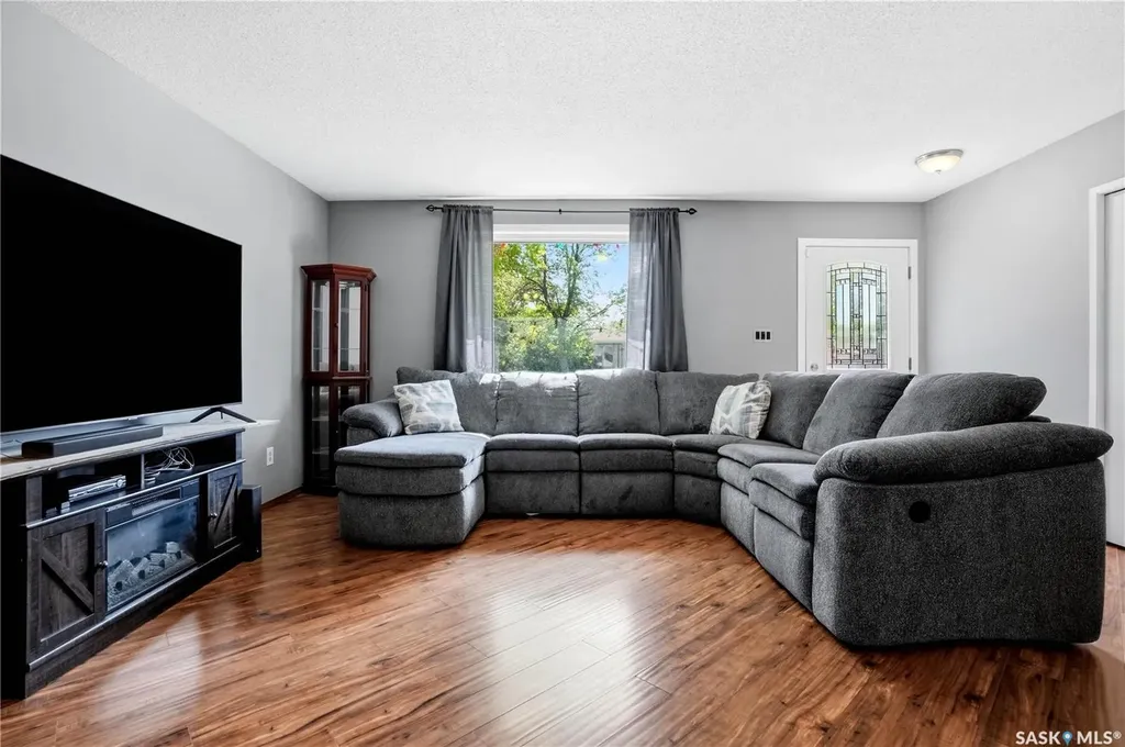 66 Nelles Street Regina SK S4X 1M4