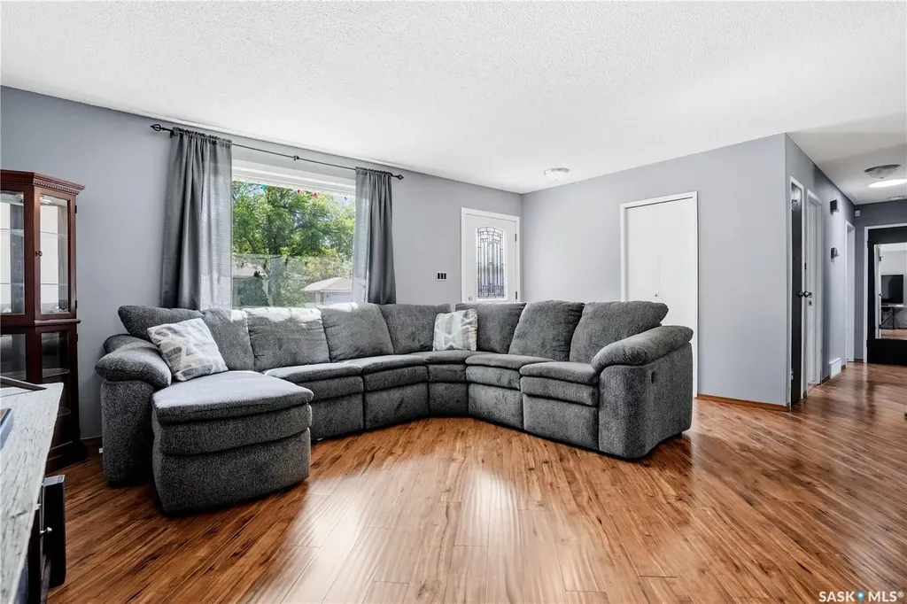 66 Nelles Street Regina SK S4X 1M4