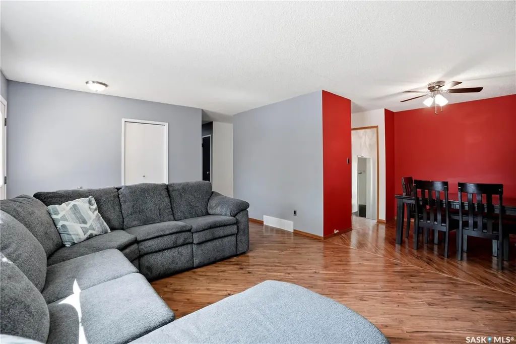 66 Nelles Street Regina SK S4X 1M4