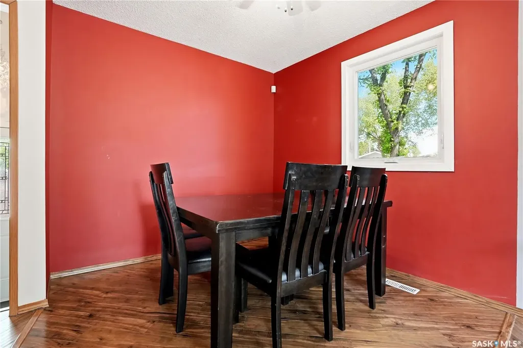 66 Nelles Street Regina SK S4X 1M4