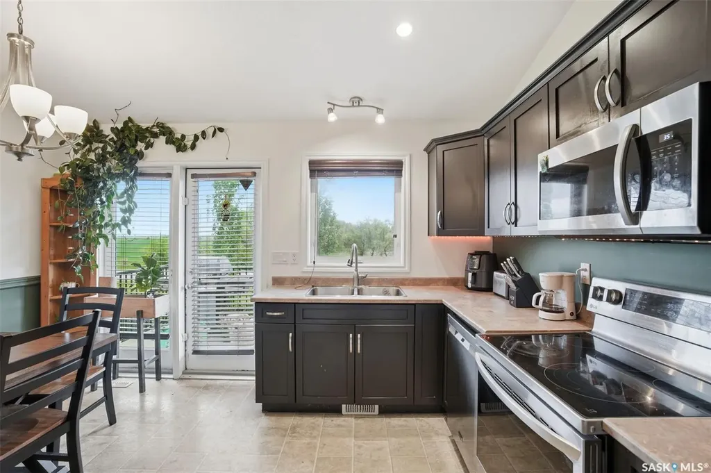 222 Parkview Cove Osler SK S0K 3A0