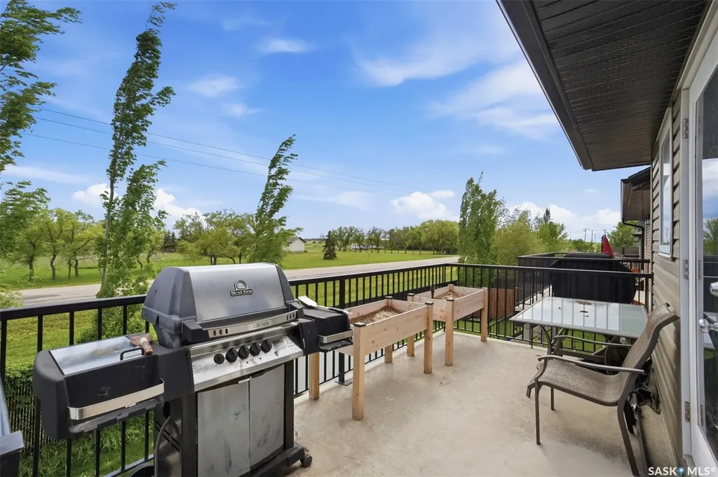 222 Parkview Cove Osler SK S0K 3A0