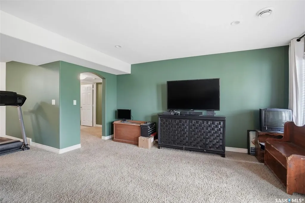 222 Parkview Cove Osler SK S0K 3A0