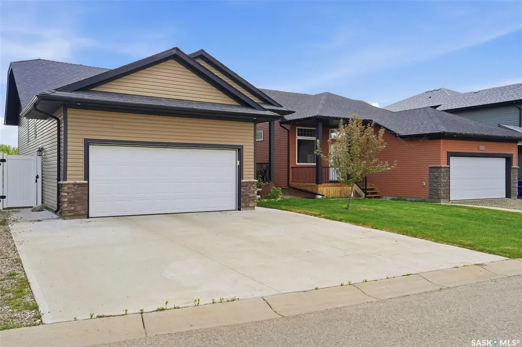 222 Parkview Cove Osler SK S0K 3A0