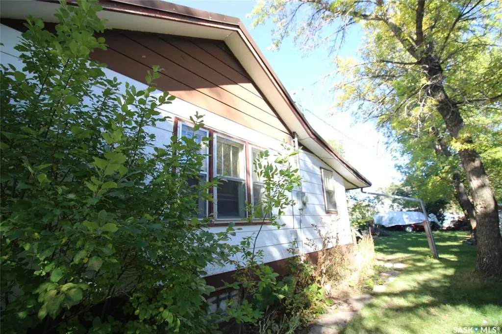 476 3rd Street E Shaunavon SK S0N 2M0