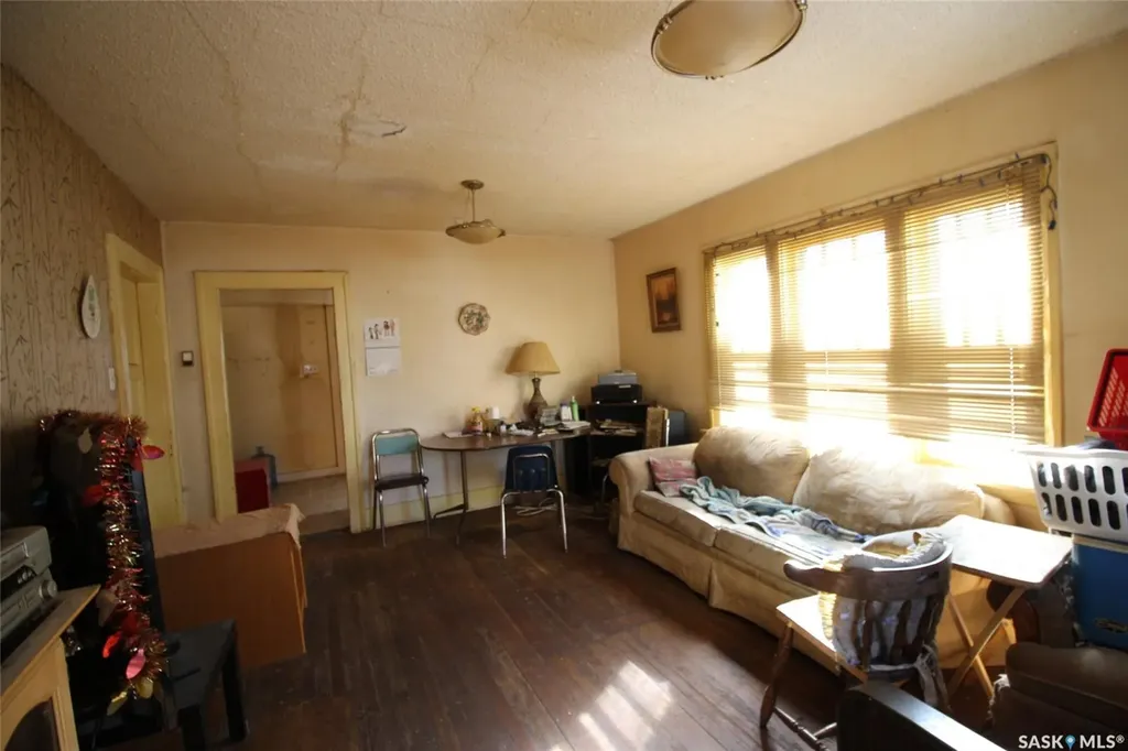 476 3rd Street E Shaunavon SK S0N 2M0