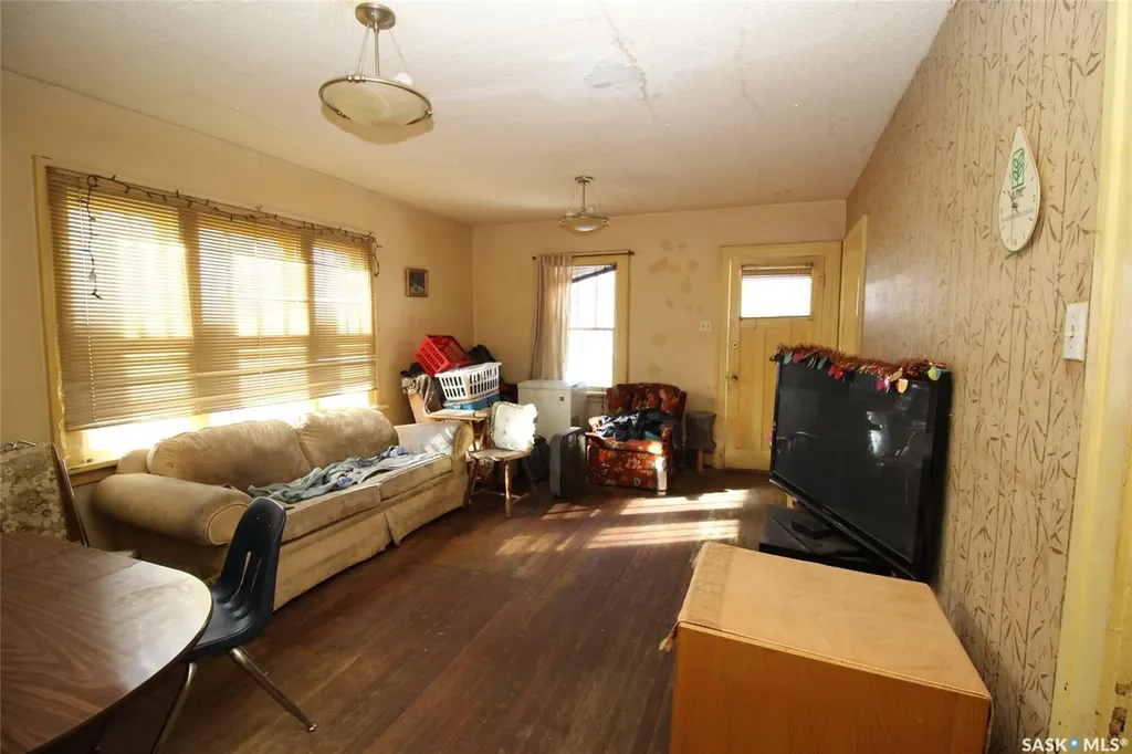 476 3rd Street E Shaunavon SK S0N 2M0