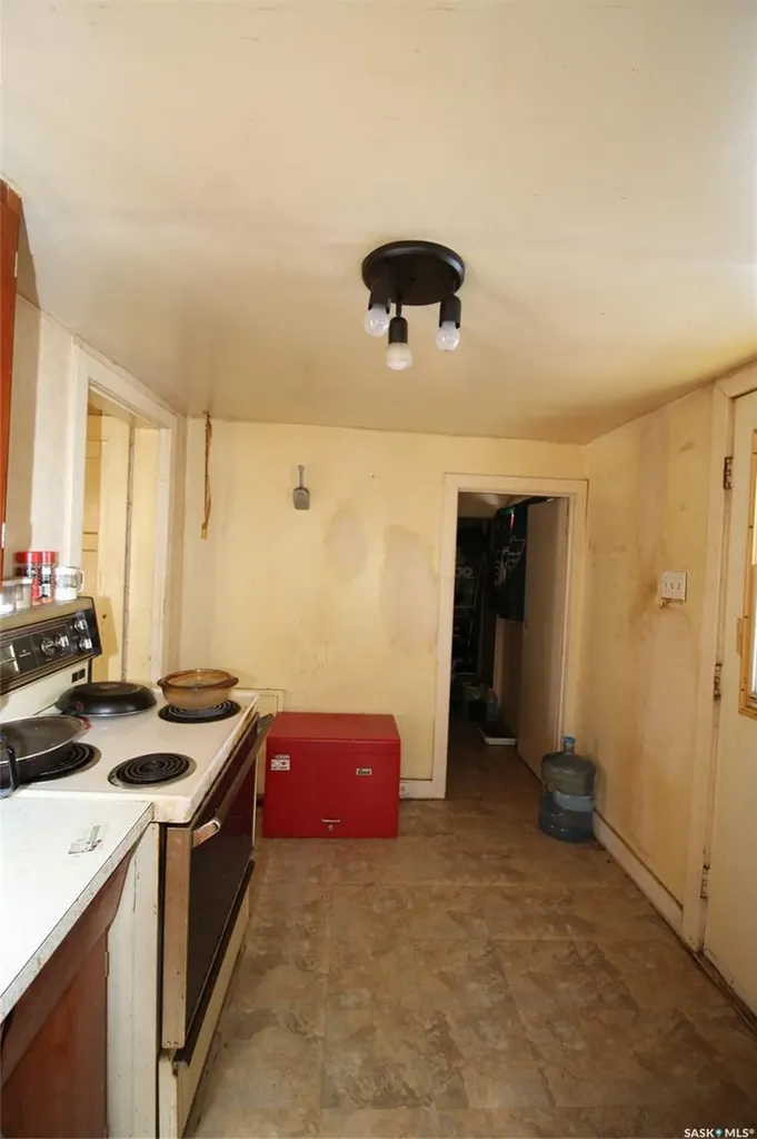 476 3rd Street E Shaunavon SK S0N 2M0