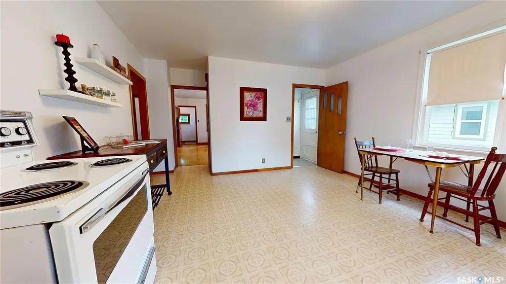 505 Maple Street Maple Creek SK S0N 1N0