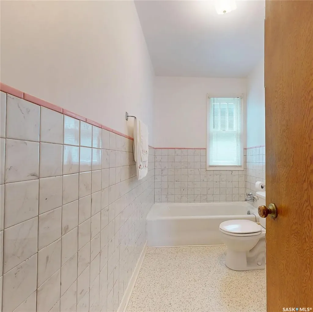 505 Maple Street Maple Creek SK S0N 1N0