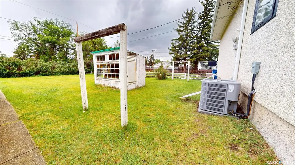 505 Maple Street Maple Creek SK S0N 1N0