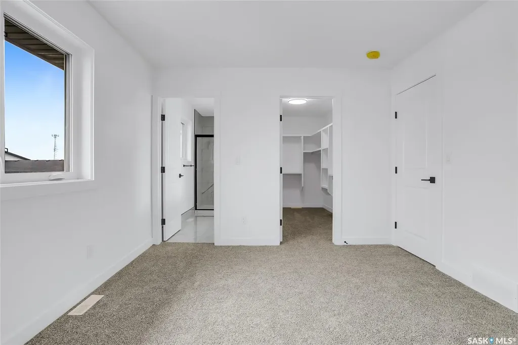 419 Nazarali Manor Saskatoon SK S7V 1X5