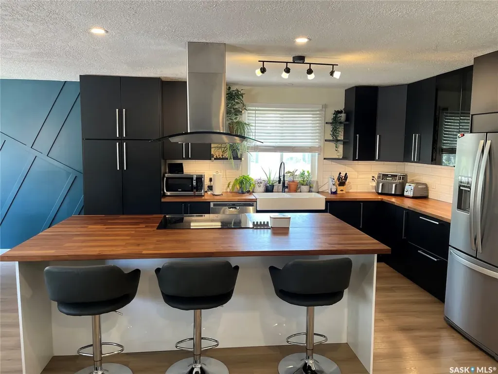 11 Plainsview Drive Regina SK S4S 6J2