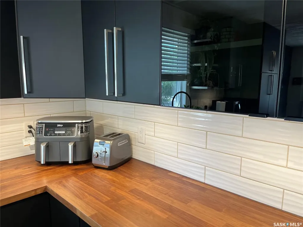 11 Plainsview Drive Regina SK S4S 6J2