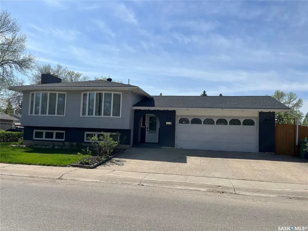 11 Plainsview Drive Regina SK S4S 6J2